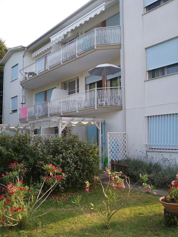 Casa Marialuigia - Appartamenti Solo Per Famiglie Lido di Jesolo Exterior photo